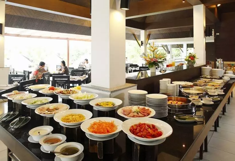 Peace Laguna Resort & Spa   Sha Extra Plus