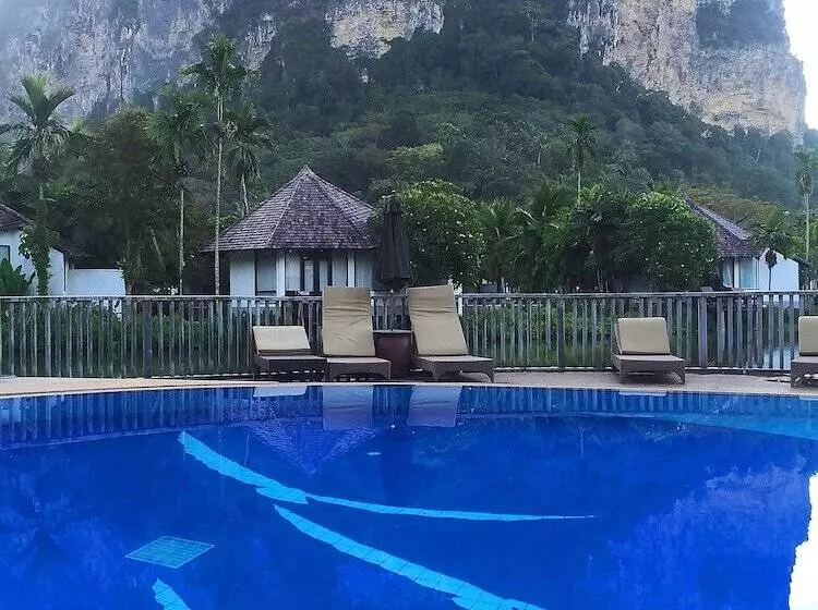 Peace Laguna Resort & Spa   Sha Extra Plus