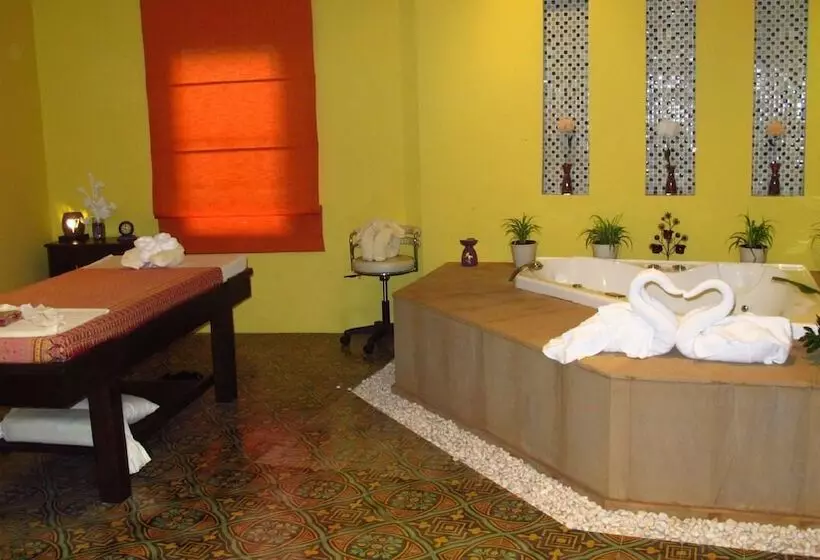 Peace Laguna Resort & Spa   Sha Extra Plus