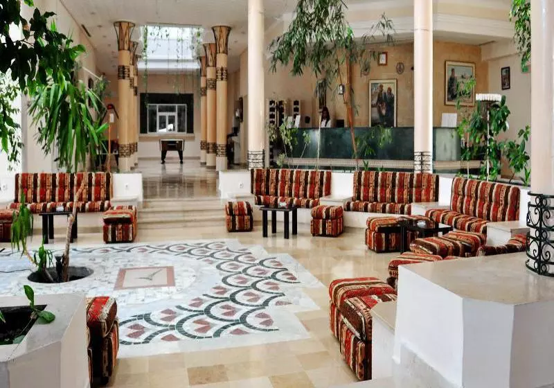 Hotelli Cyclamens Mechmoum  And Spa