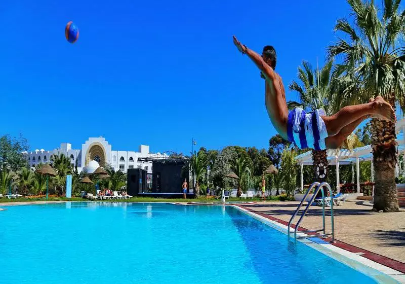 Hotelli Cyclamens Mechmoum  And Spa