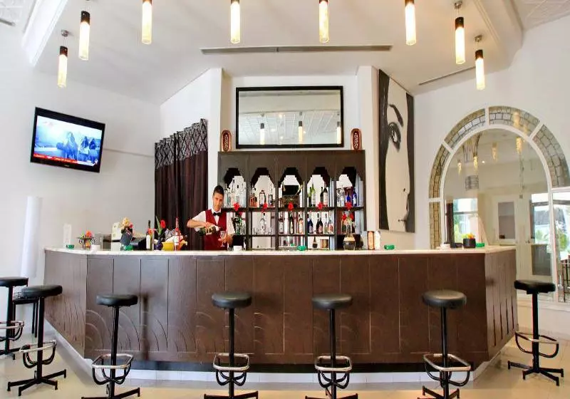 Hotelli Cyclamens Mechmoum  And Spa