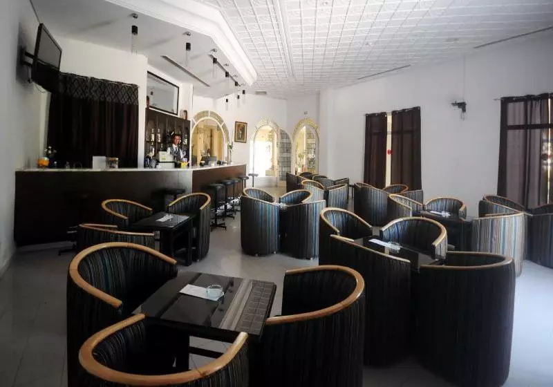 Hotelli Cyclamens Mechmoum  And Spa