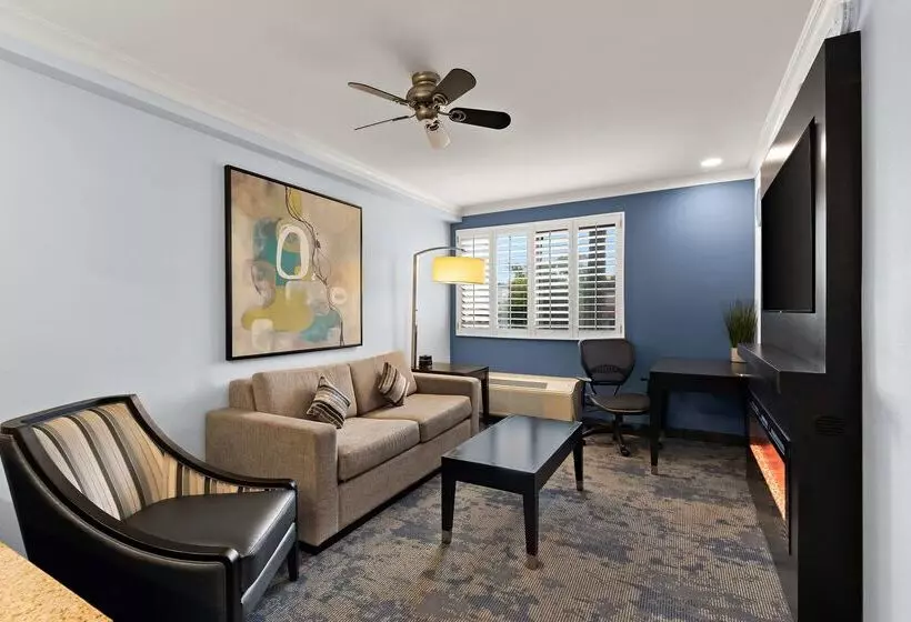 هتل Best Western Plus Manhattan Beach