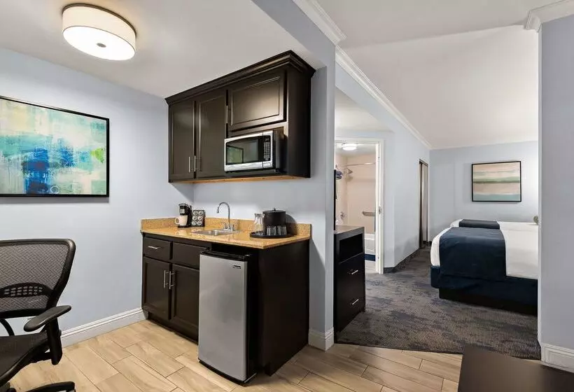 هتل Best Western Plus Manhattan Beach