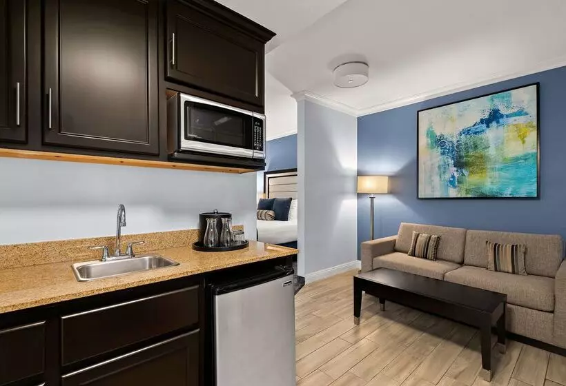 هتل Best Western Plus Manhattan Beach