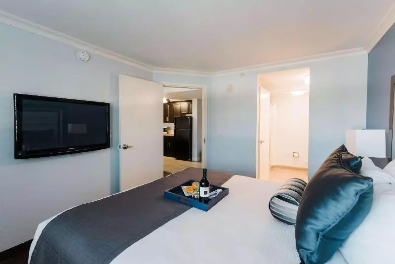 هتل Best Western Plus Manhattan Beach