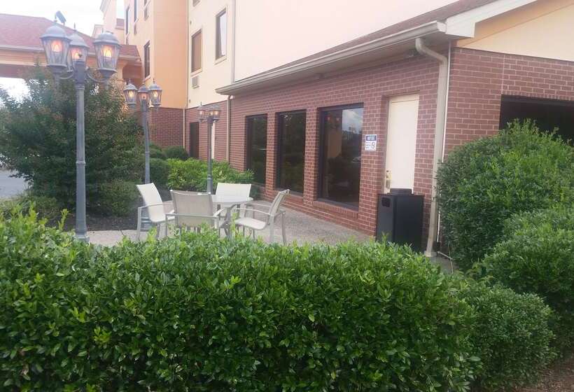 ホテル Best Western Plus Strawberry Inn & Suites