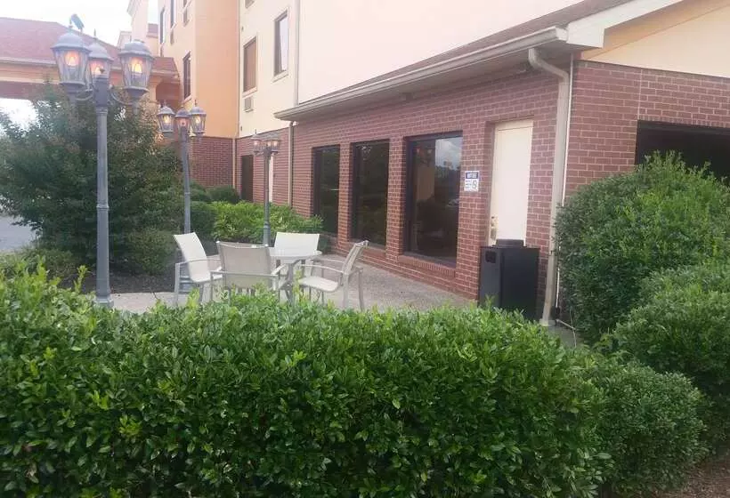 호텔 Best Western Plus Strawberry Inn & Suites