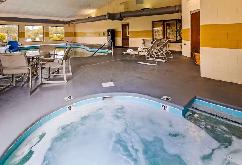 ホテル Best Western Plus Strawberry Inn & Suites