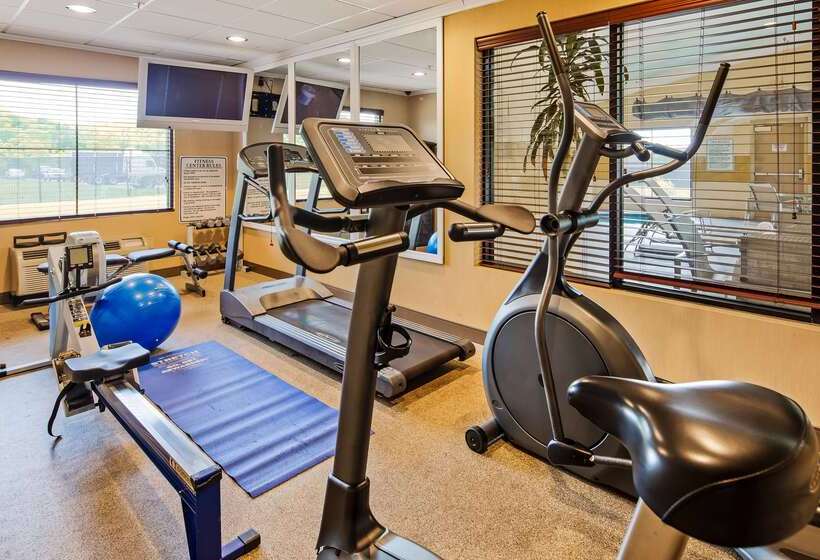 ホテル Best Western Plus Strawberry Inn & Suites