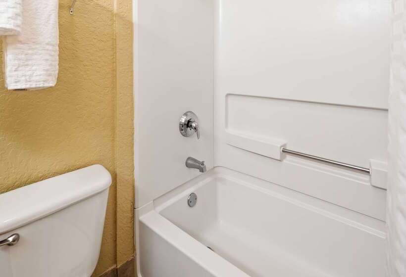 ホテル Best Western Plus Strawberry Inn & Suites