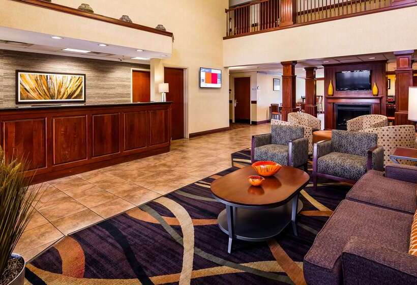 ホテル Best Western Plus Strawberry Inn & Suites