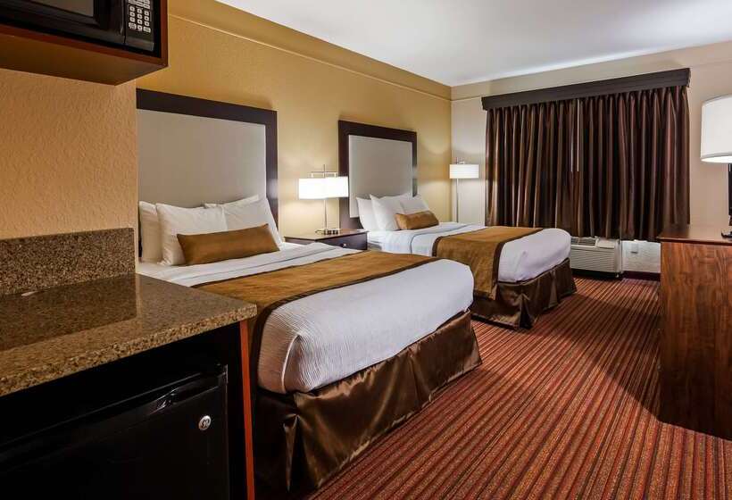 ホテル Best Western Plus Strawberry Inn & Suites