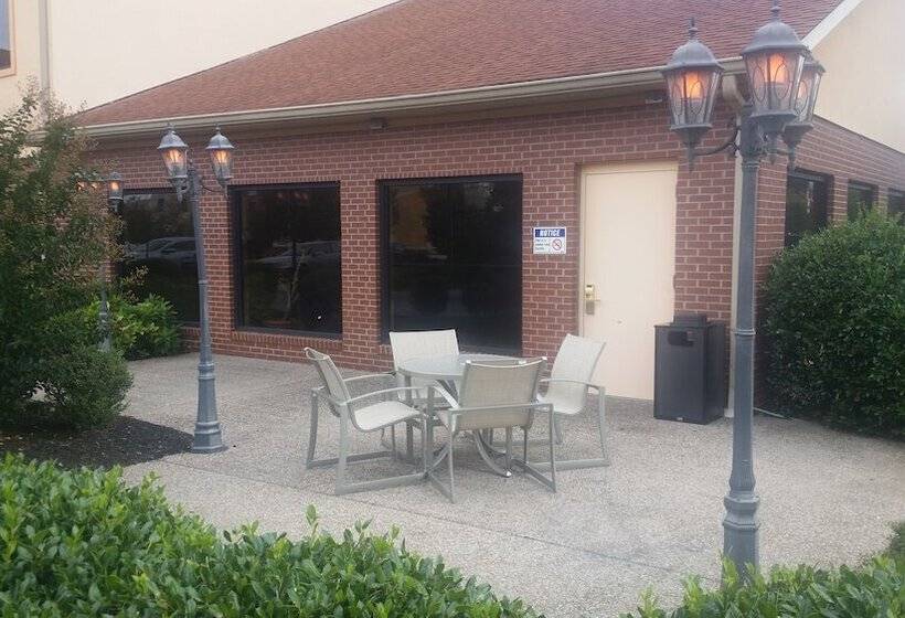 ホテル Best Western Plus Strawberry Inn & Suites