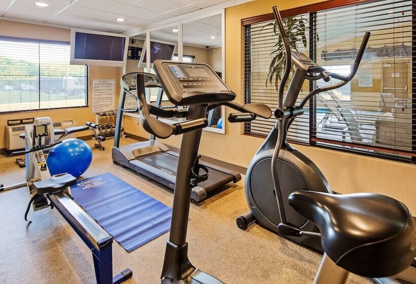 ホテル Best Western Plus Strawberry Inn & Suites