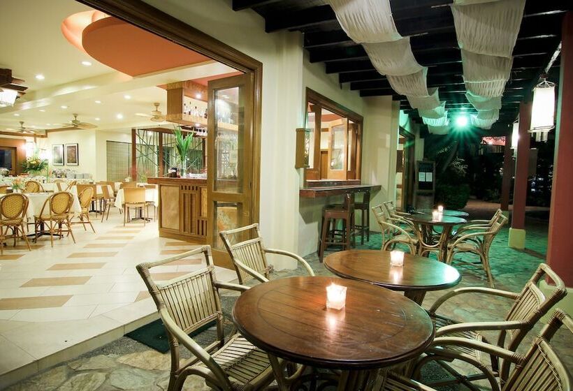 ホテル Boracay Tropics Resort