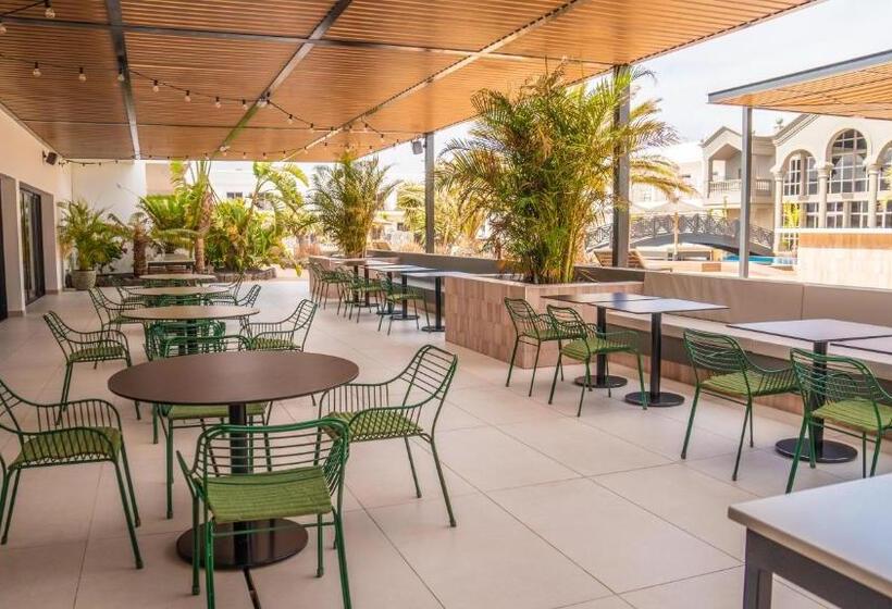 هتل Coral Cotillo Beach