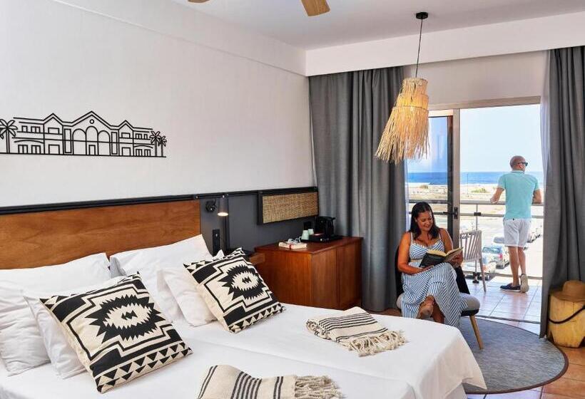 هتل Coral Cotillo Beach