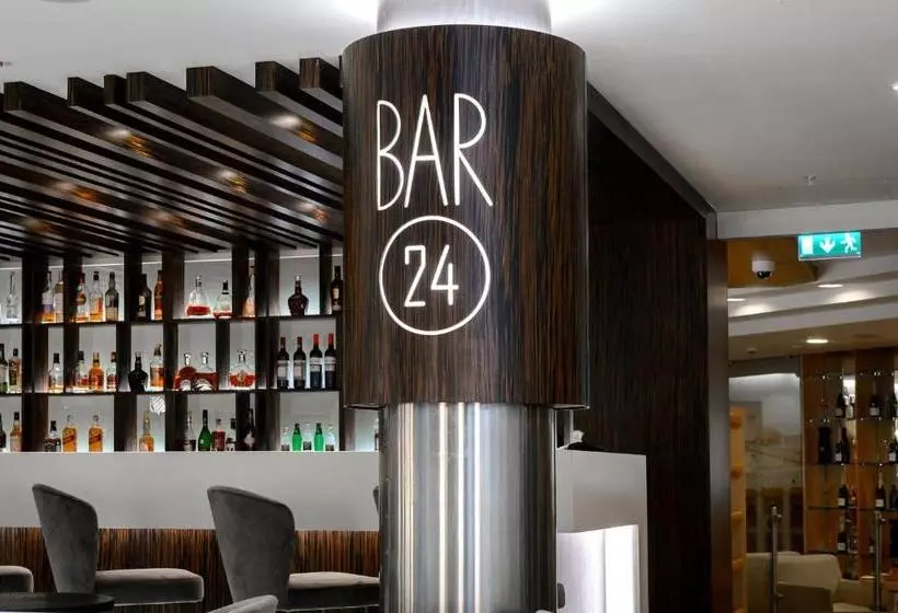 هتل Crowne Plaza Moscow World Trade Centre, An Ihg