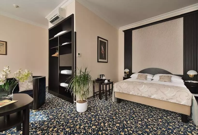 Ea Hotel Royal Esprit