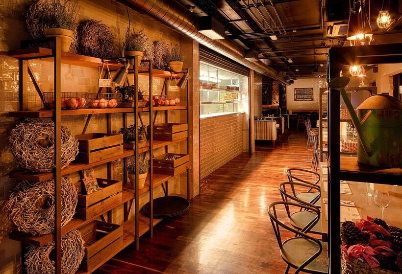 Hotel The Address Citywest