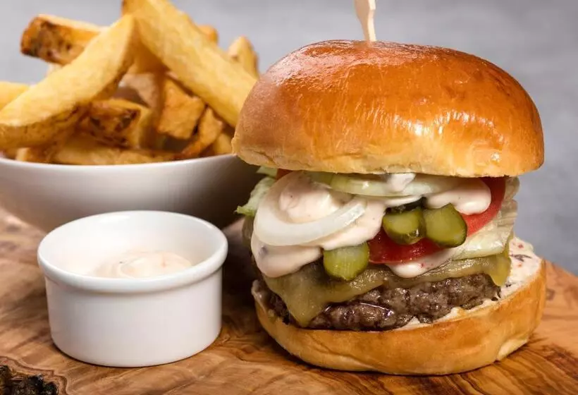 Hotel The Address Citywest