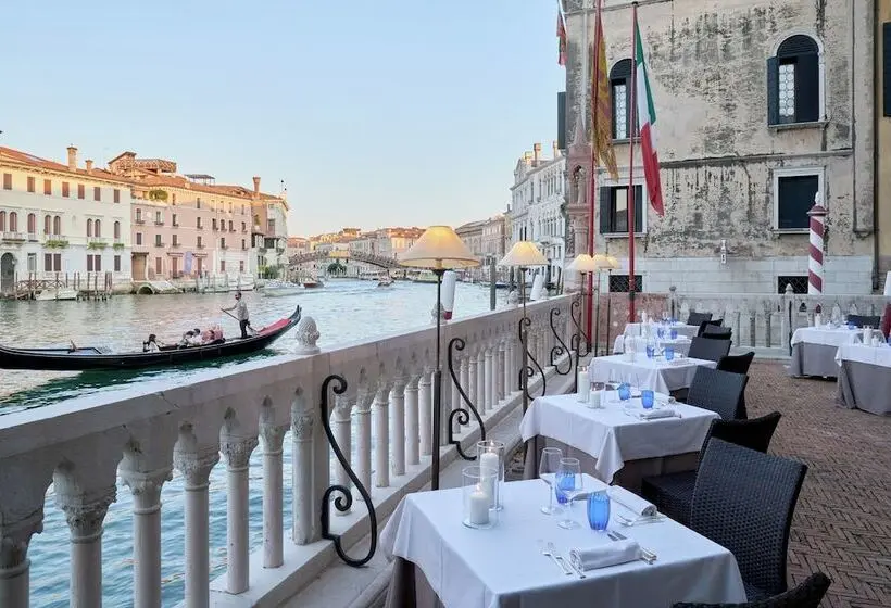 هتل Palazzo Stern
