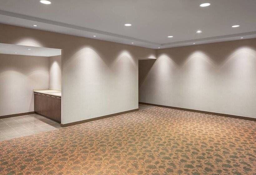 בית מלון כפרי Sheraton Vancouver Airport