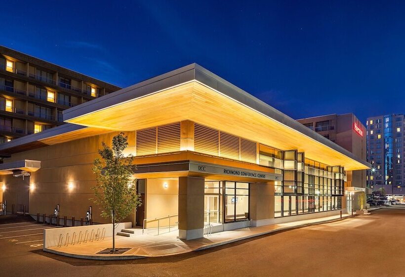 בית מלון כפרי Sheraton Vancouver Airport