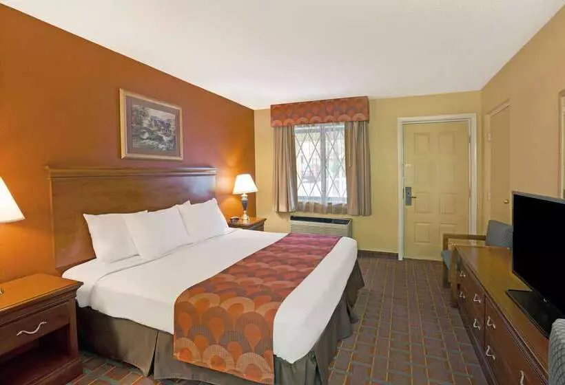 酒店 Super 8 By Wyndham Downtown Gatlinburg At Convention Center