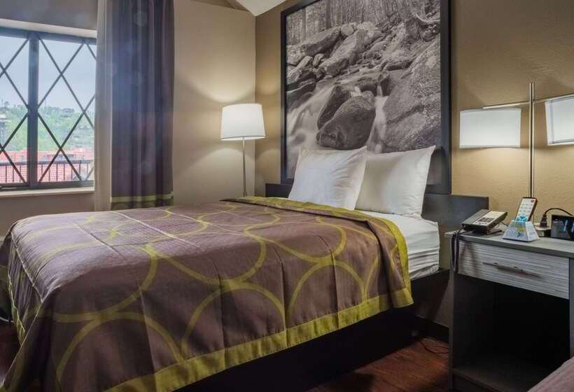 فندق Super 8 By Wyndham Downtown Gatlinburg At Convention Center