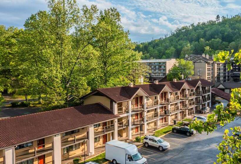 فندق Super 8 By Wyndham Downtown Gatlinburg At Convention Center