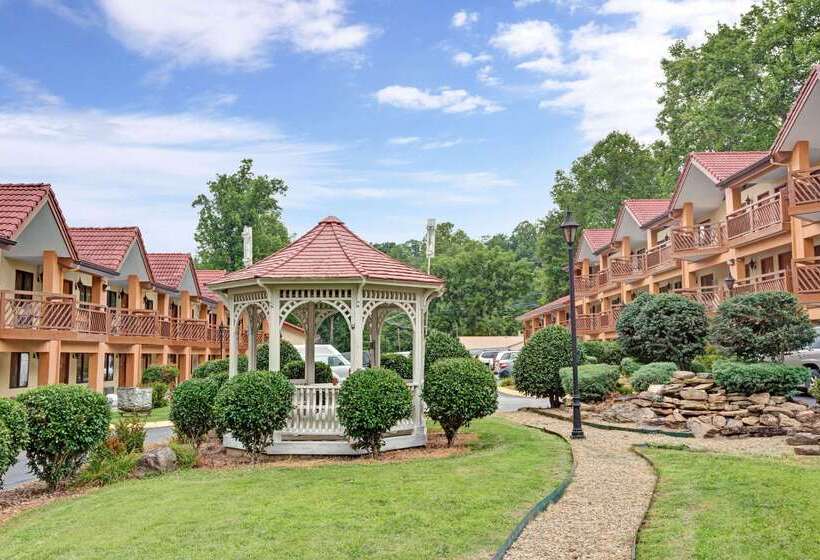 فندق Super 8 By Wyndham Downtown Gatlinburg At Convention Center