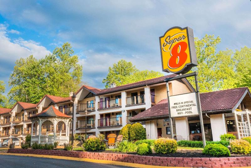 فندق Super 8 By Wyndham Downtown Gatlinburg At Convention Center