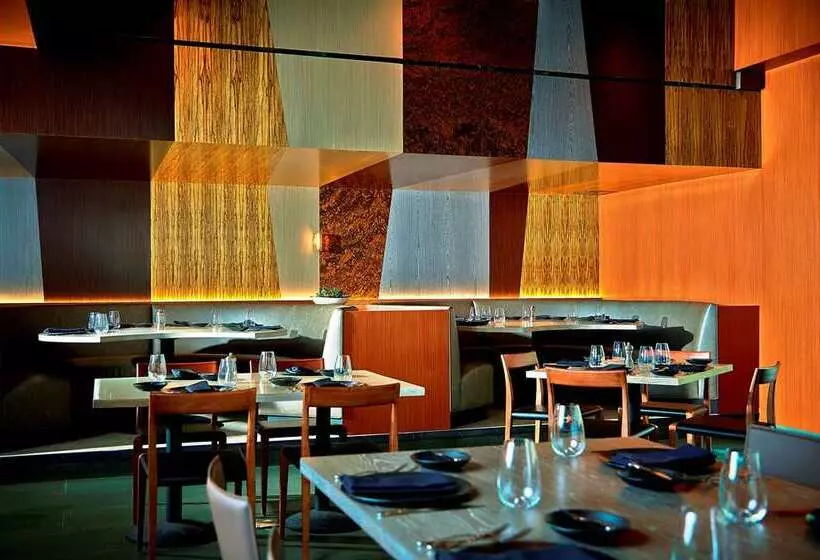 Отель The Highland Dallas, Curio Collection By Hilton