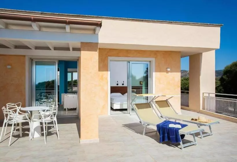 Отель Tirreno Resort