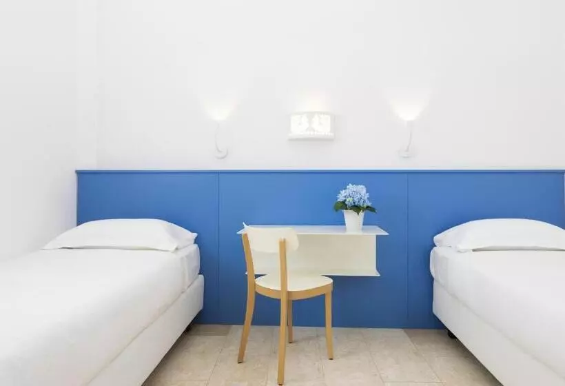 Отель Tirreno Resort