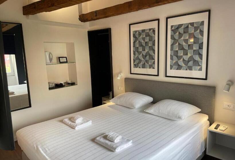 فندق Old Town Inn