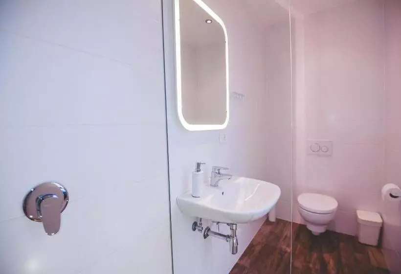 Hotelli Old Town Inn