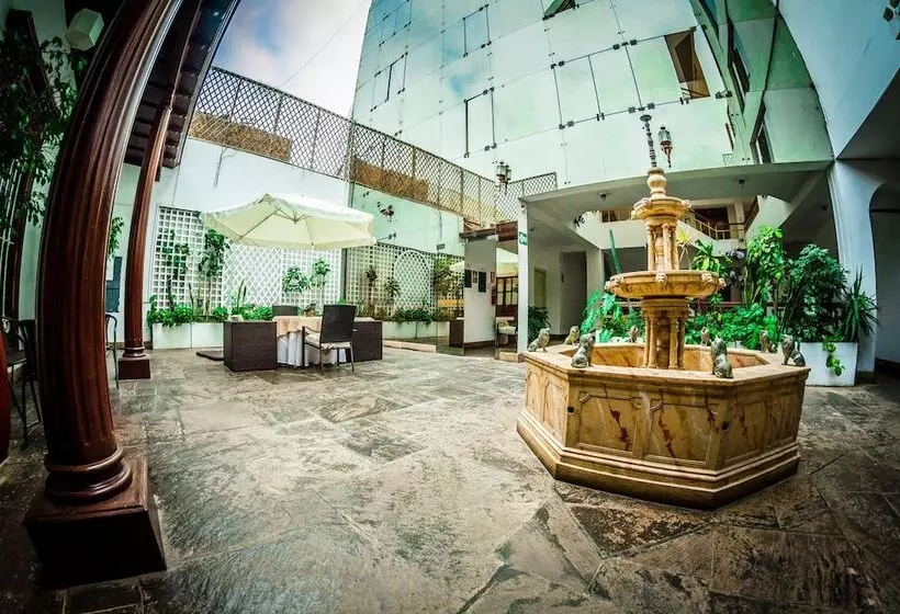 Gran Bolivar Hotel   Trujillo, Perú