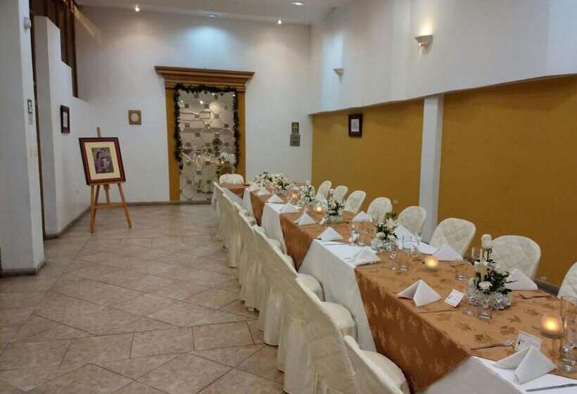 Gran Bolivar Hotel   Trujillo, Perú