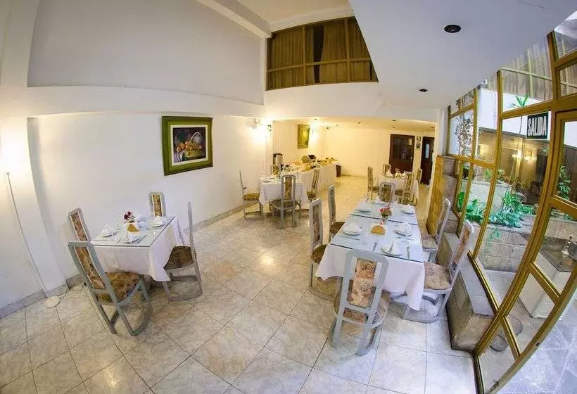 Gran Bolivar Hotel   Trujillo, Perú
