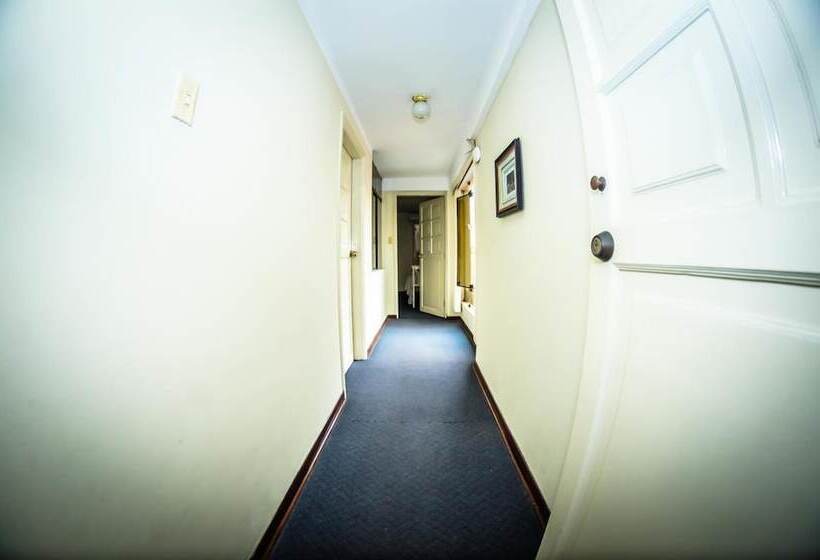 Gran Bolivar Hotel   Trujillo, Perú