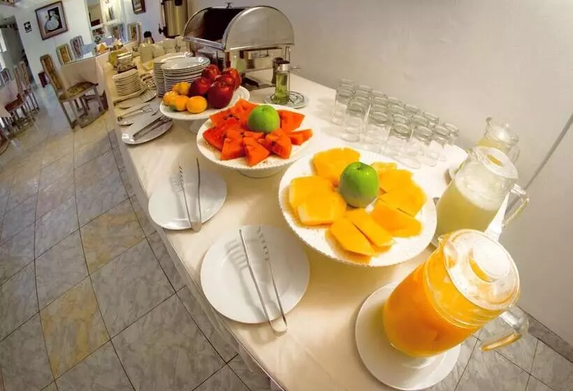 Gran Bolivar Hotel   Trujillo, Perú