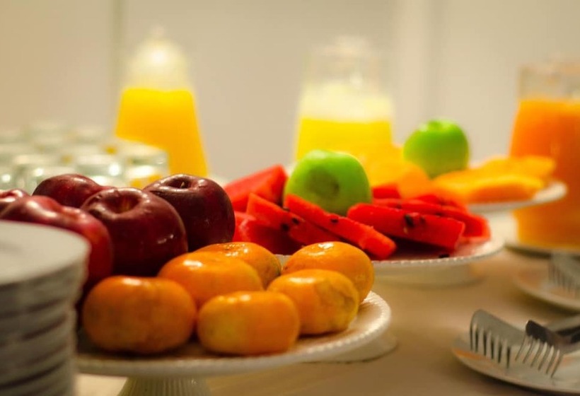 Gran Bolivar Hotel   Trujillo, Perú