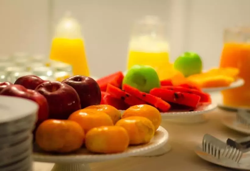 Gran Bolivar Hotel   Trujillo, Perú