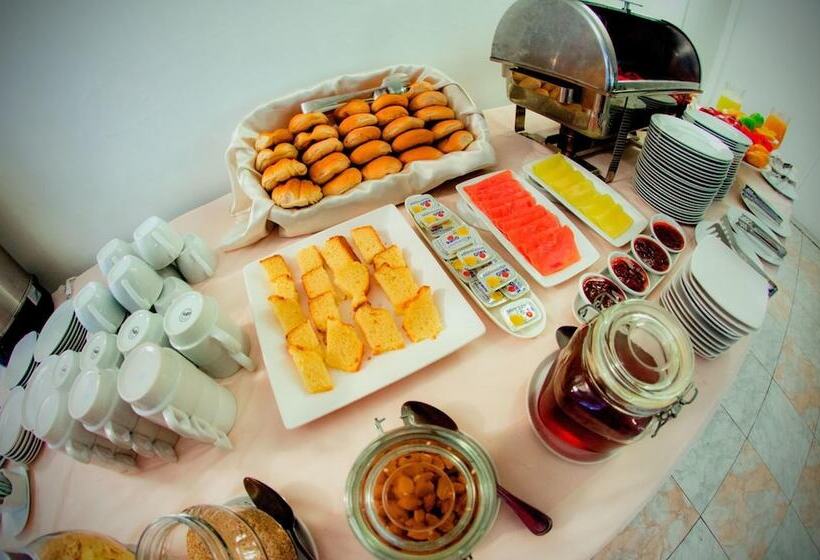 Gran Bolivar Hotel   Trujillo, Perú