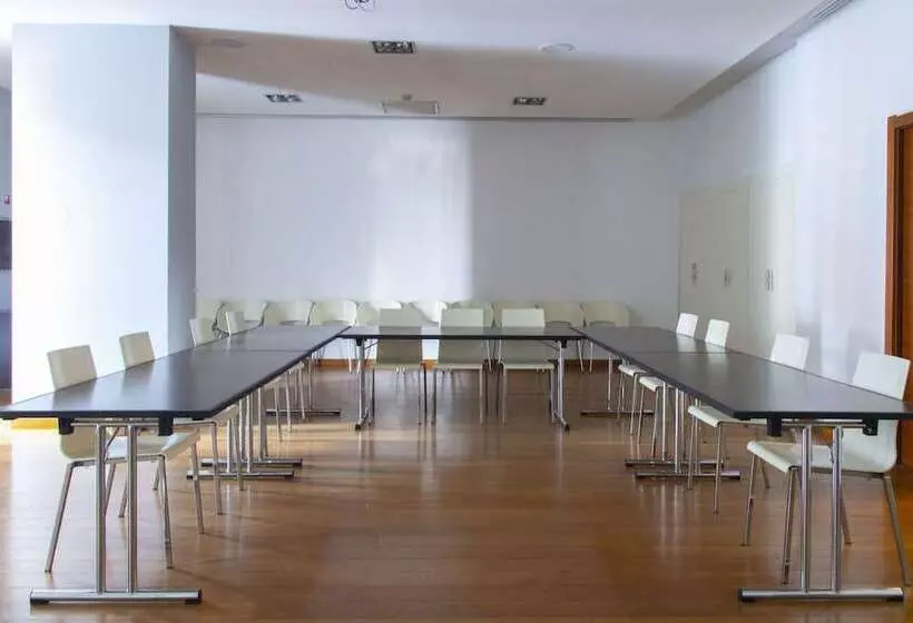 هتل Smy Bologna Centrale