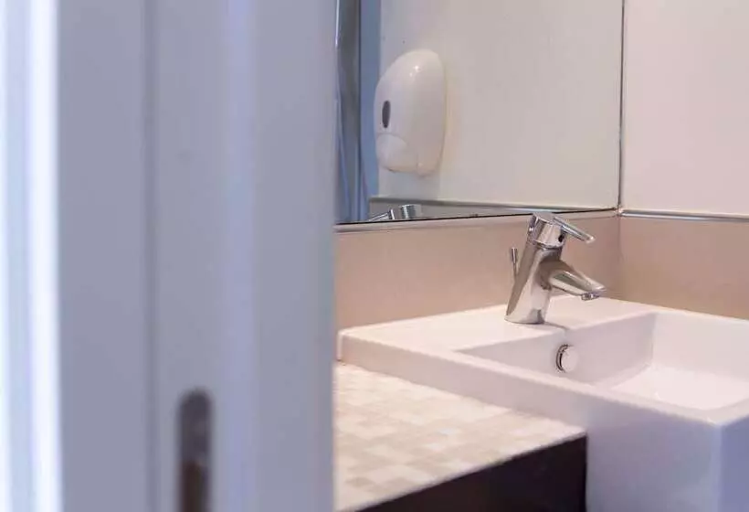 هتل Smy Bologna Centrale